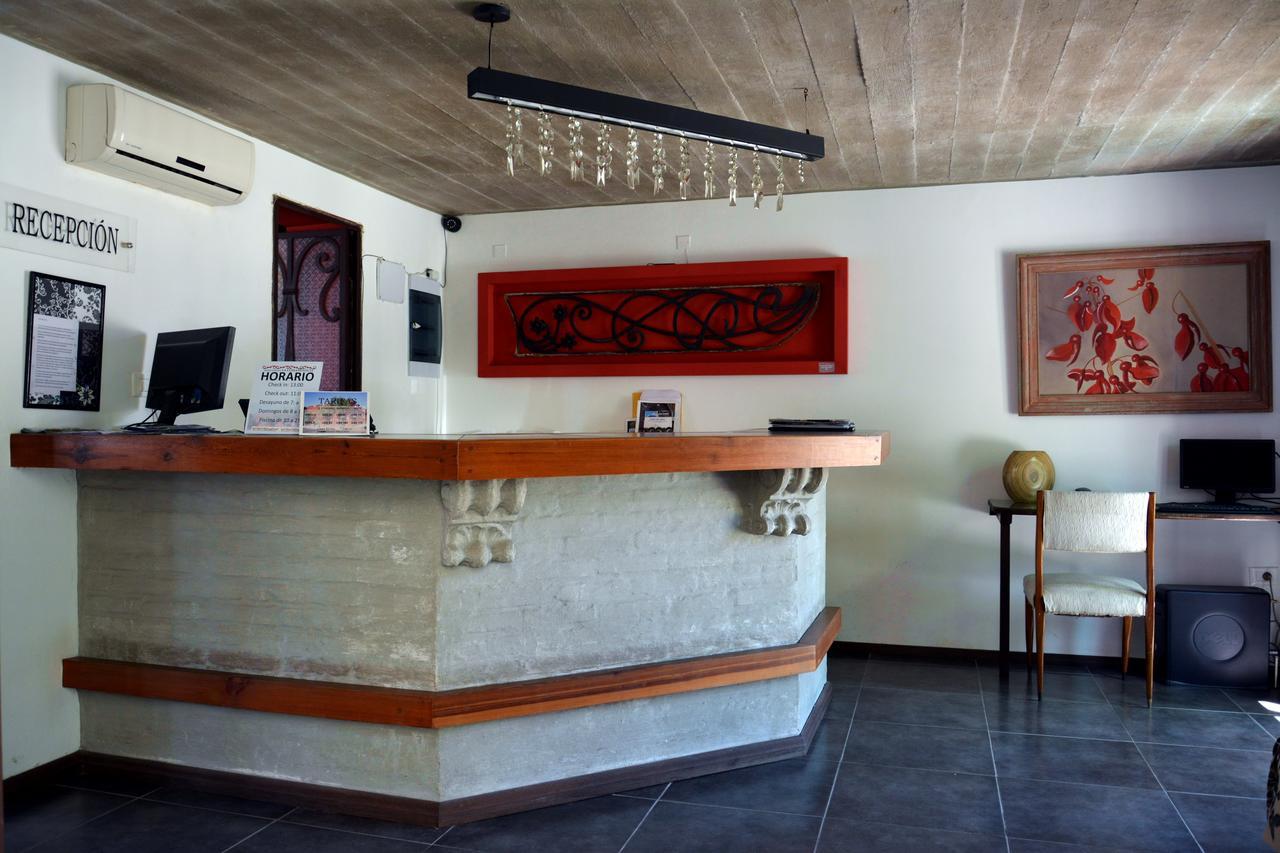Hotel Posada La Comandancia Melo Bagian luar foto